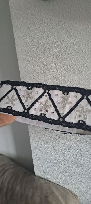 Traje Goyesco único hecho a mano como nuevo