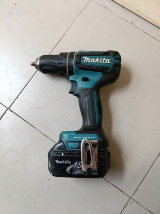 Taladro - percutor Makita 