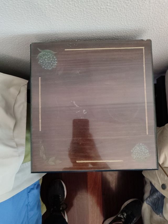 Mesilla y lámpara a juego