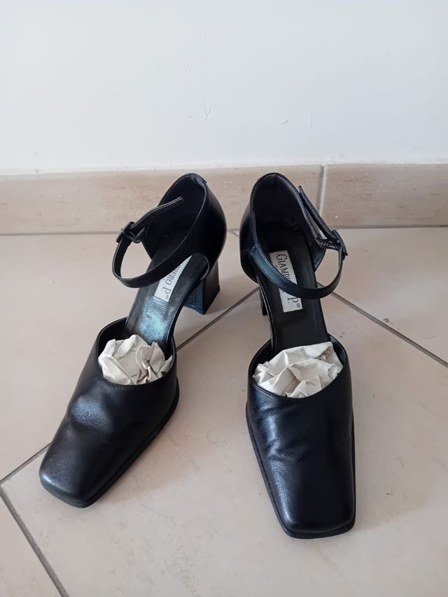 Scarpa donna nera con tacco Giampiero P.