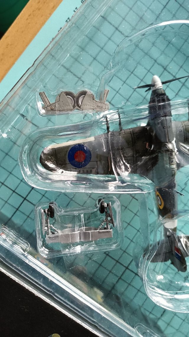 Avión Forces of Valor Hurricane