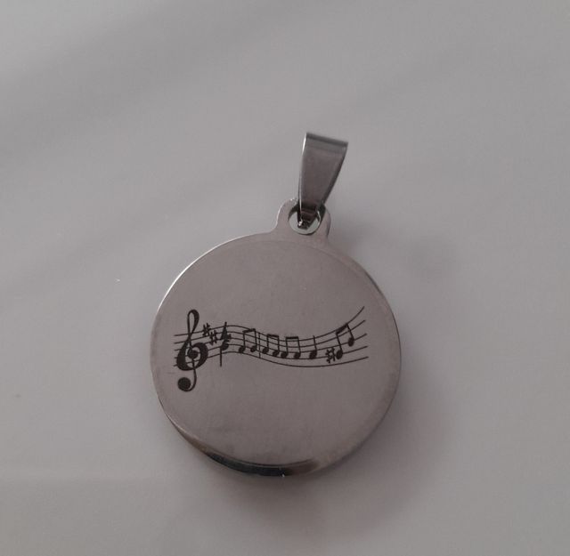 Colgante acero grabado música 