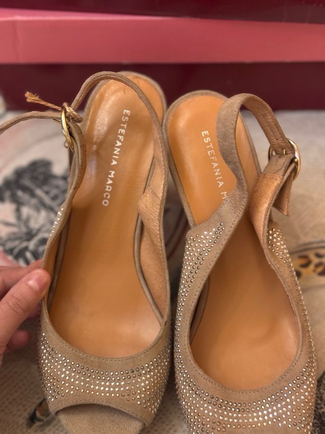 Sandalias elegantes piel