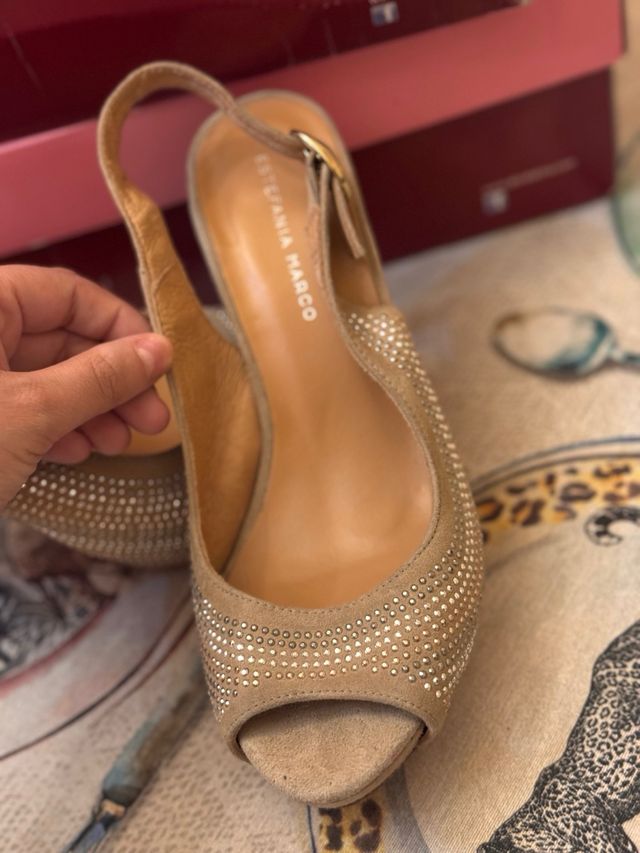 Sandalias elegantes piel