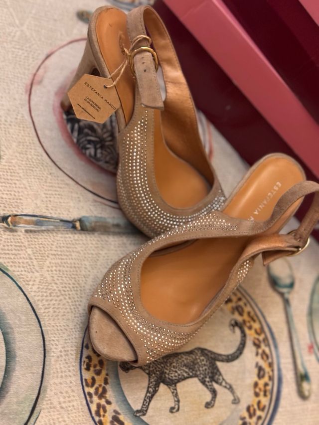 Sandalias elegantes piel