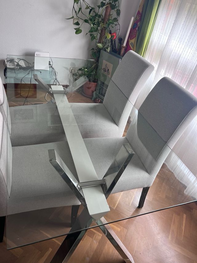 Mesa de comedor de cristal