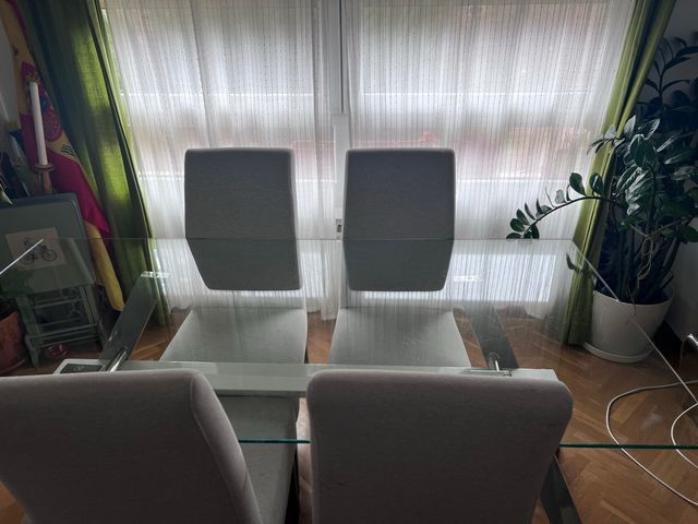 Mesa de comedor de cristal