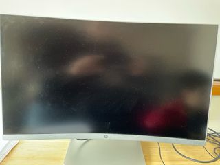 Monitor pantalla HP curva 27’’ Full HD