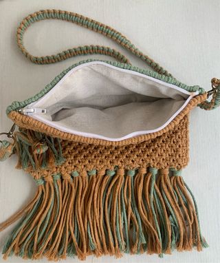Bolso bicolor a macrame