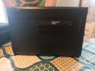 PC Notebook Acer con borsa e mouse 