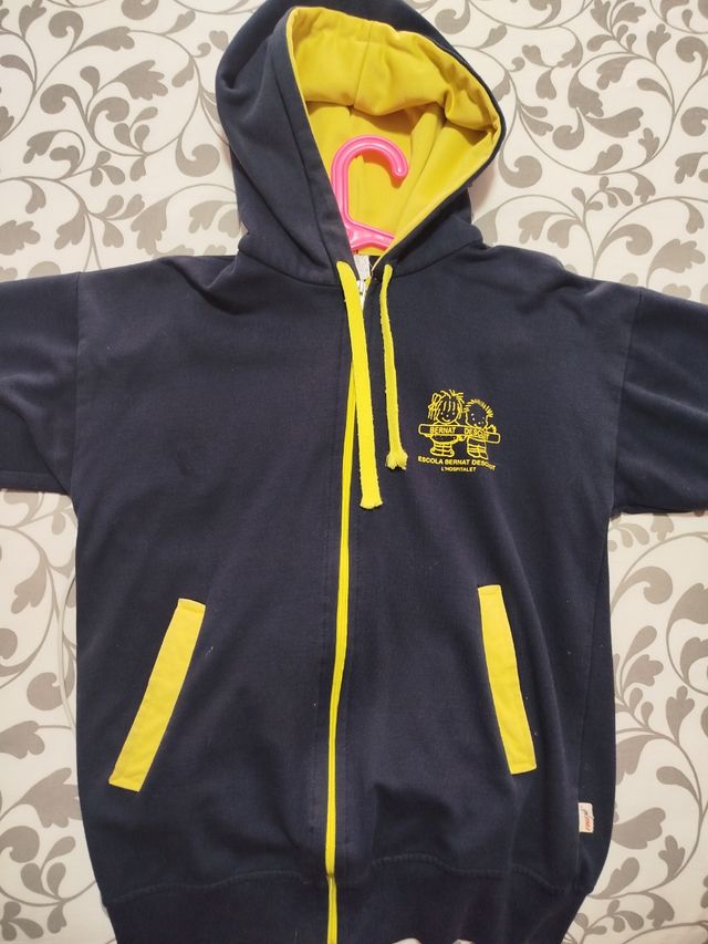 Sudadera,pantalón y 2 camisetas Bernat Desclot.