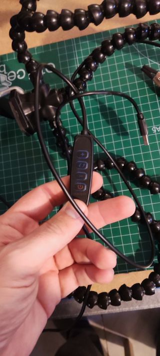 Pulpo para soldar con lupa y luz