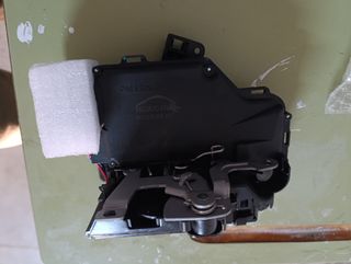 Cerradura lado izquierda VW Golf 5