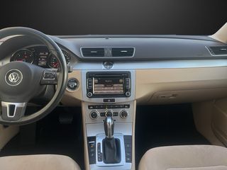 Volkswagen Passat 2012