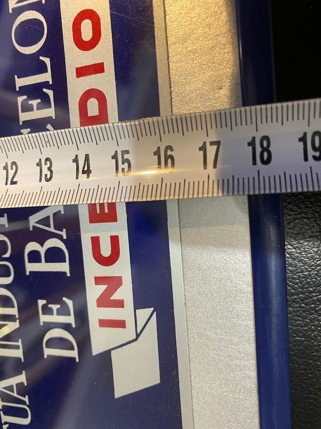 antiguo cartel industrial y comercial de Barcelona