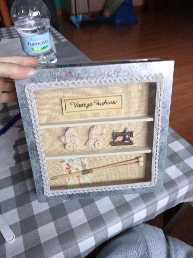 COSTURERO O BOTIQUÍN