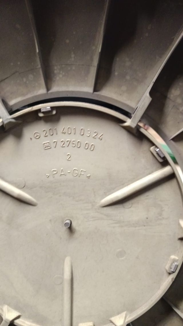 TAPACUBOS MERCEDES 2014010324