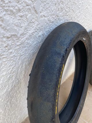 slicks moto 3