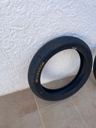slicks moto 3