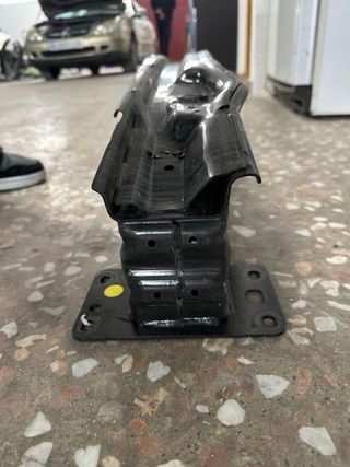 Traviesa proteccion trasera q3 remolque f3