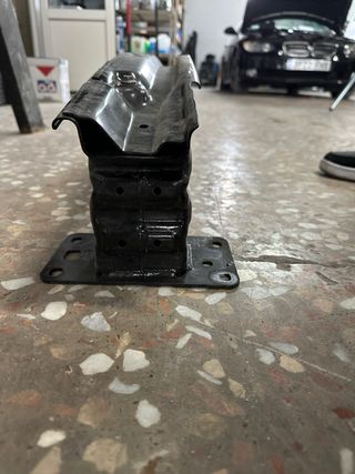 Traviesa proteccion trasera q3 remolque f3
