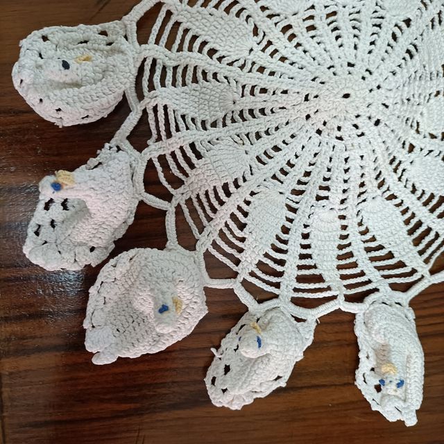 Tapete ganchillo patitos hecho a mano.