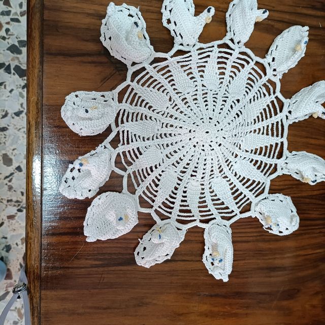 Tapete ganchillo patitos hecho a mano.