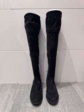 Botas altas negras Pedro Miralles. 36