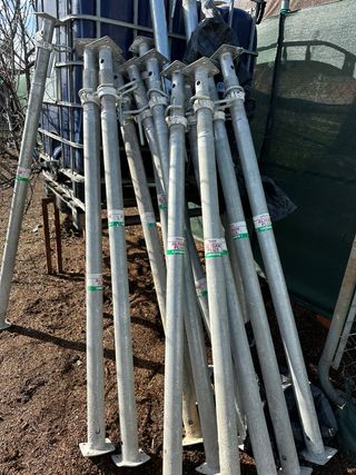 Puntales galvanizados
