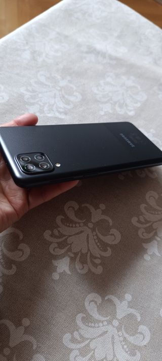 Movíl Samsung Galaxy A12