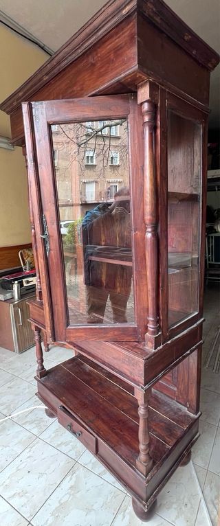 Vitrina de madera