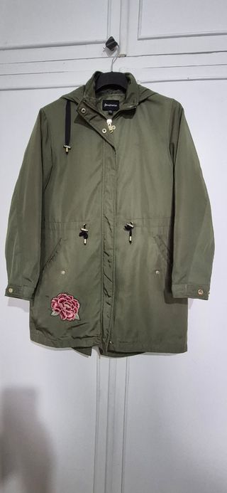 Parka y chaqueta,S muy amplia con 59cm en cadera 