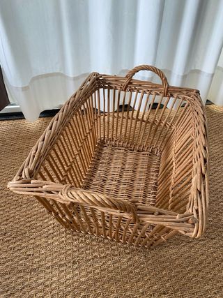 Cesta de mimbre antigua francesa