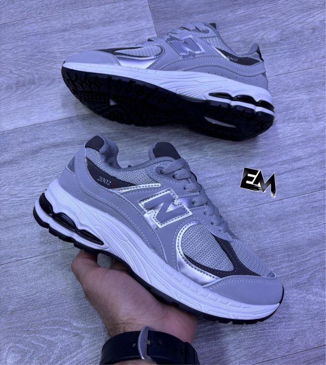 Zapatilla new balance 2002 de mujer