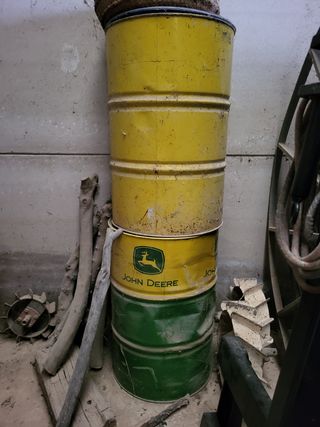Se venden bidones de chapa