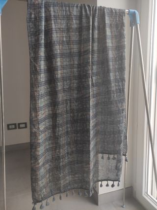 Sciarpa dai colori blu e azzurro