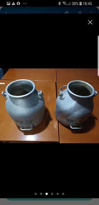 Vendo 2 lecheras antiguas
