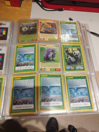album Invizimals  320 cromos