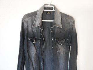 Camisa vaquera Lee. Gris