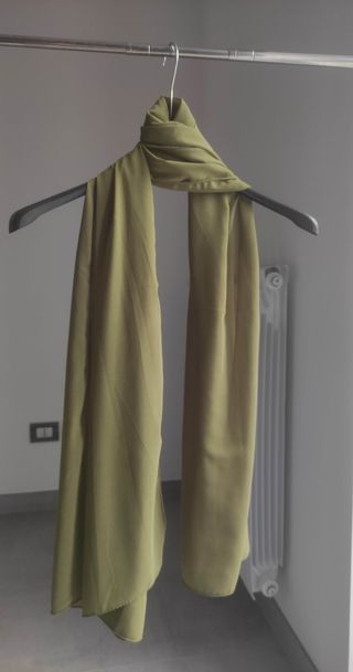 Sciarpa color verde oliva