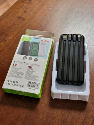 PowerBank Carica Wireless con Cavi Integrati