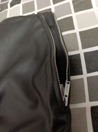 Pantalón pitillo de piel Desigual