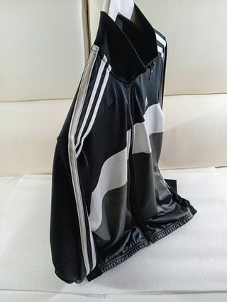 Chándal ADIDAS - deporte. Talla: XL 42
