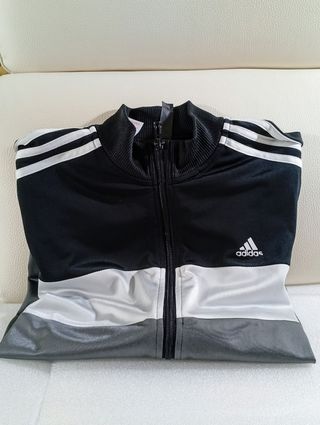 Chándal ADIDAS - deporte. Talla: XL 42