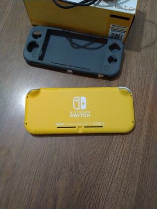 Nintendo switch lite amarilla