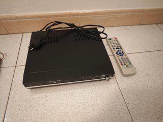 Reproductor DVD y USB + Sintonizador TDT. NUEVO.