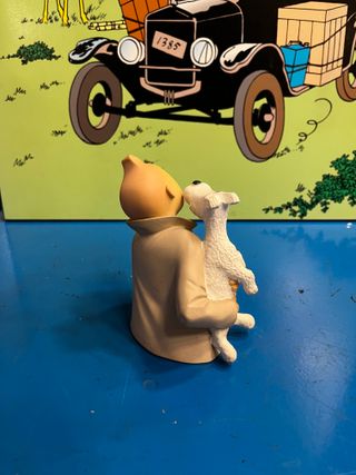 FIGURA Tintín sosteniendo a Milú 