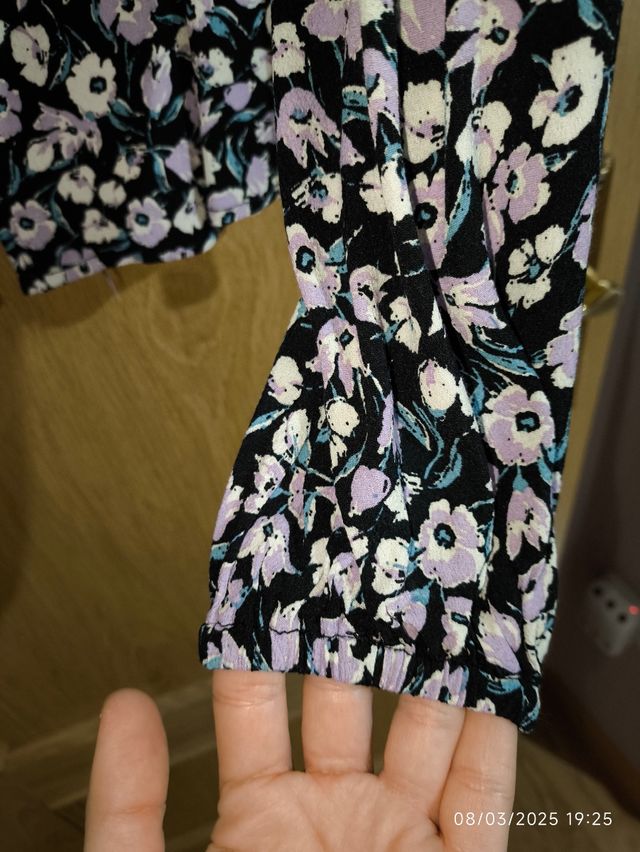 Blusa Mango flores talla Xs