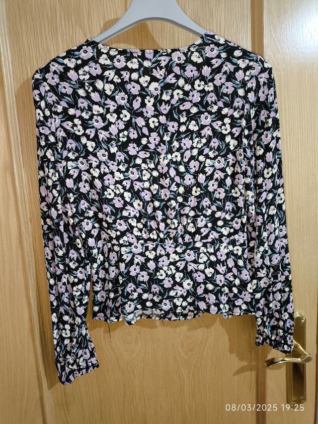 Blusa Mango flores talla Xs