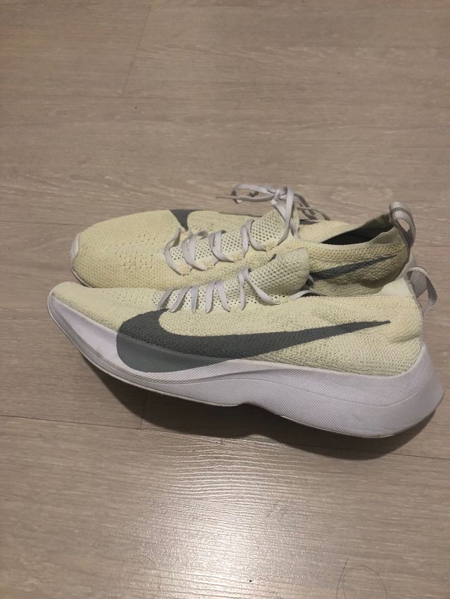 Nike zoom fly running 42